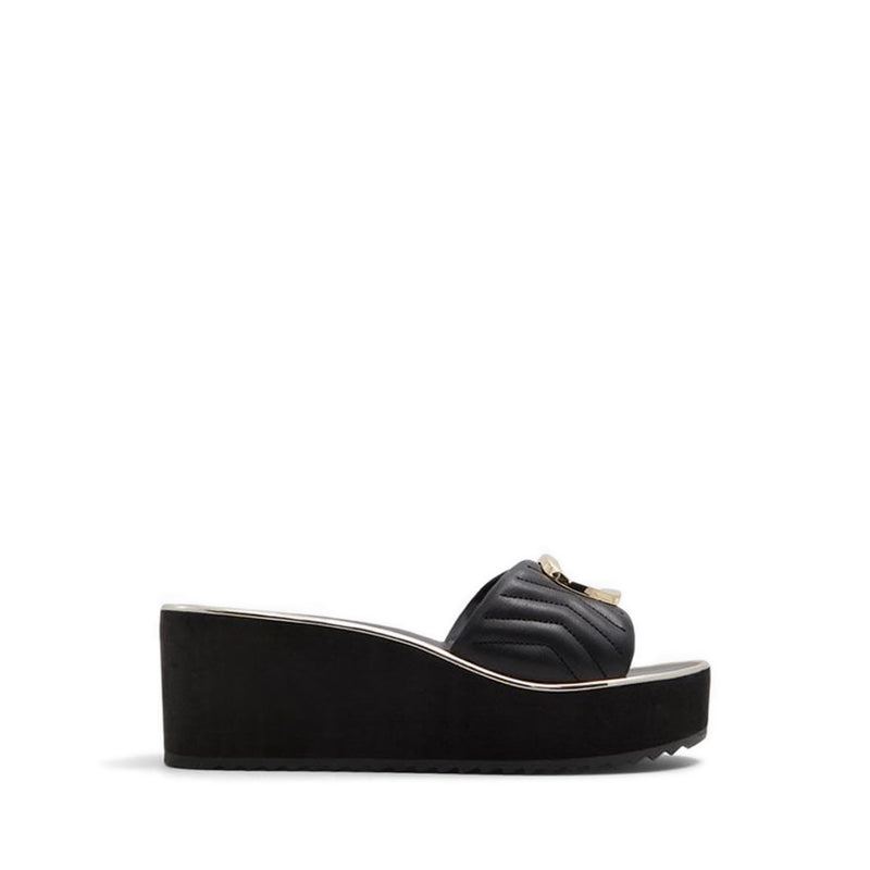 Menhaden Women's Beach Sandals - Black
