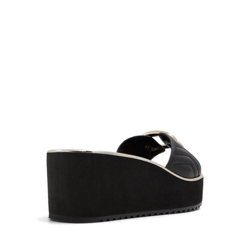 Menhaden Women's Beach Sandals - Black