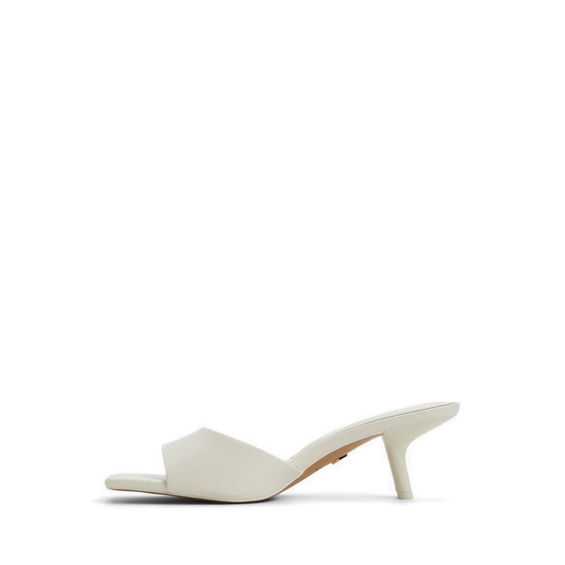 Enchanting Women Sandals White