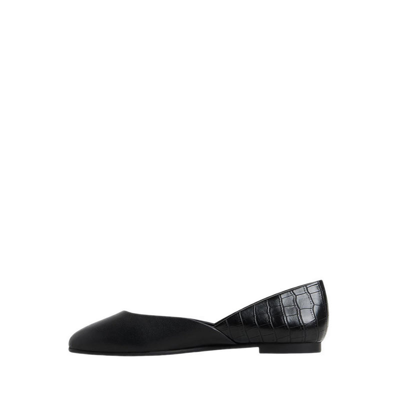 Malavoy Women's Slip Ons - Black