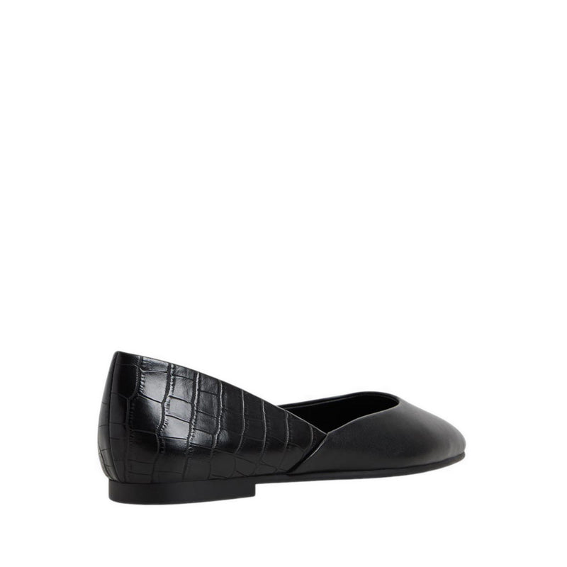 Malavoy Women's Slip Ons - Black