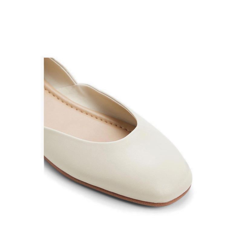 Malavoy Women's Slip Ons - Other White
