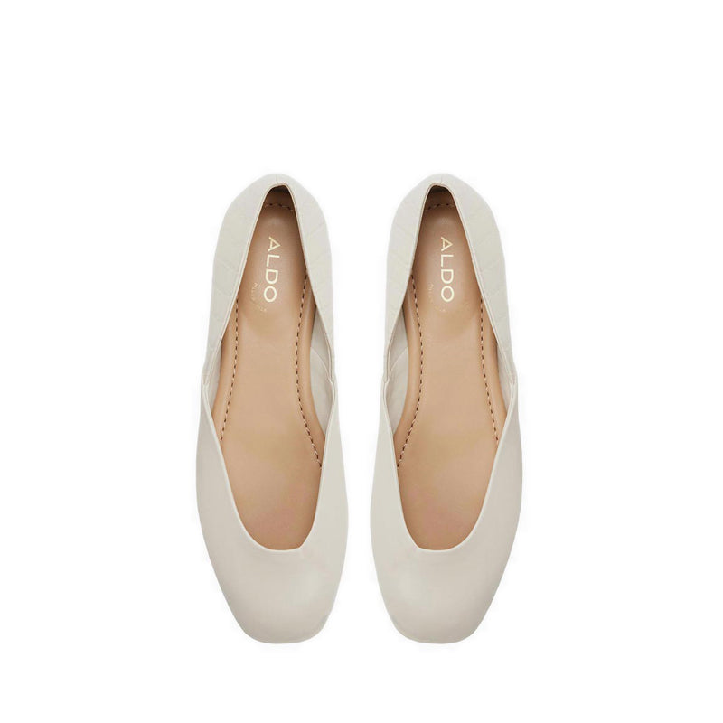 Malavoy Women's Slip Ons - Other White
